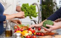 吃哪些蔬菜会导致食物中毒和疾病