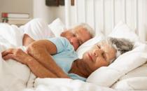 老人选床有讲究 睡软床存在健康隐患