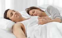夫妻不同睡姿反映的感情不同